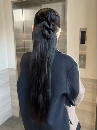 ロング Hitomi/ 練習モデル募集中のヘアスタイル