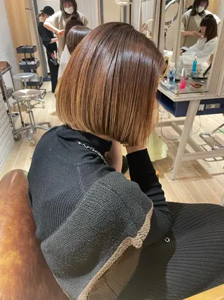 ショート カラー ケアブリーチ/ エクステ/レイヤーのヘアスタイル