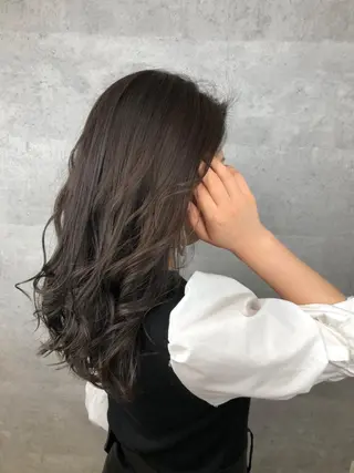 セミロング カラー _WHITE 天王寺のヘアスタイル