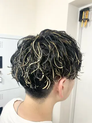 ミディアム カラー パーマ メンズ 松岡 恭弘のヘアスタイル