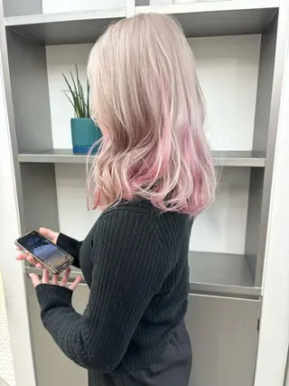 ミディアム カラー ヘアアレンジ 🎨ハイトーン/ 切りっぱなし みつきのヘアスタイル