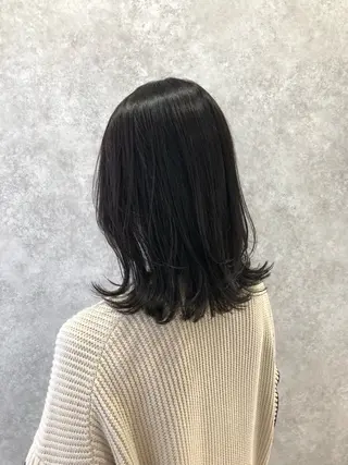 セミロング 飛田 由貴のヘアスタイル