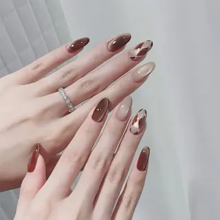 ネイル T. Leeのネイルデザイン