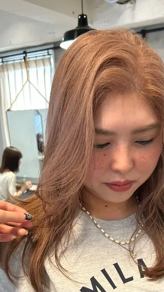 セミロング カラー Lomalia Moemiのヘアスタイル