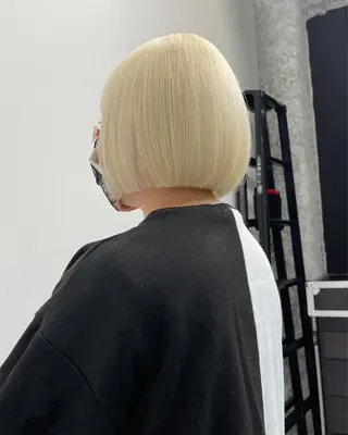 ショート カラー TAKUMI .のヘアスタイル