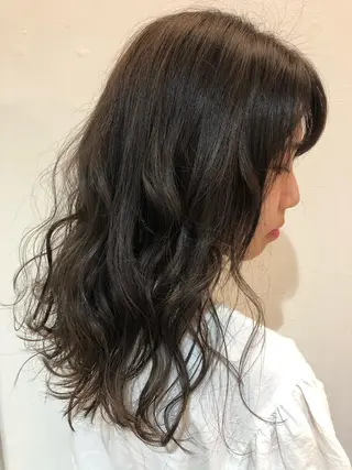 カラー 三村 桜生のヘアスタイル