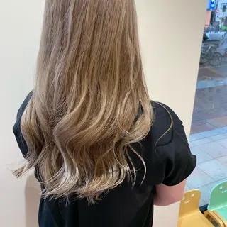 ロング 透明感カラー 金村真子のヘアスタイル