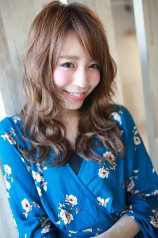 セミロング カラー パーマ ✖️リーアキト LEEAKITO✖️のヘアスタイル