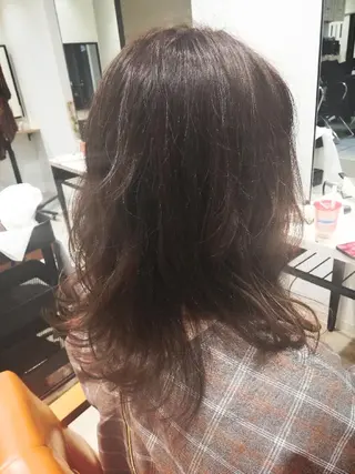 セミロング カラー 池田 恵久美のヘアスタイル