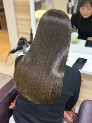 ロング カラー AVANCE.江坂所属・長岡 明音のヘアスタイル