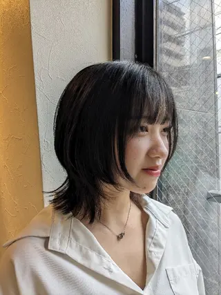 ミディアム alushe 岡 陽子のヘアスタイル