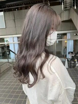 ロング アブアイ所属・🌈艶髪ハイトーン SENAのヘアスタイル