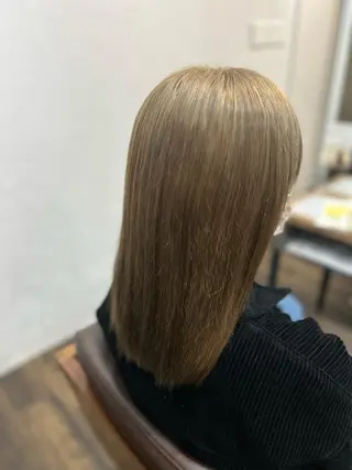 カラー フルヤ タクミのヘアスタイル