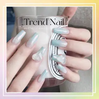 ミディアム トレンド ネイル スタジオのネイルデザイン