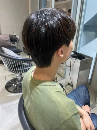 メンズ 韓国メンズ特化 ダウン・毛流れパーマのヘアスタイル