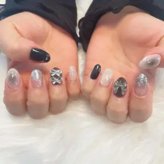 ネイル ゴテゴテ💙ワンホン リオナのネイルデザイン