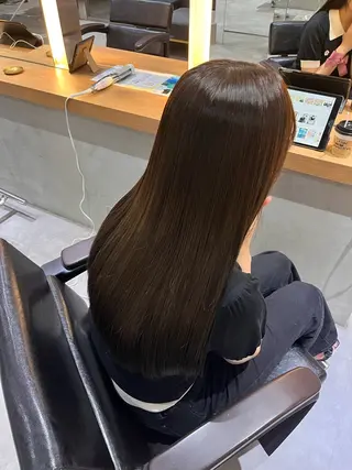 カラー ユイ🎀透明感カラー 耳つぼジュエリーのヘアスタイル