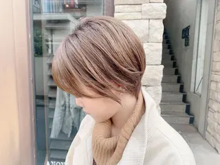 ショート カラー EMANON天神所属・Hitomi Ezakiのヘアスタイル