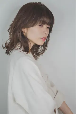 ミディアム カラー 前髪/顔周り /レイヤー/秋山 元のヘアスタイル