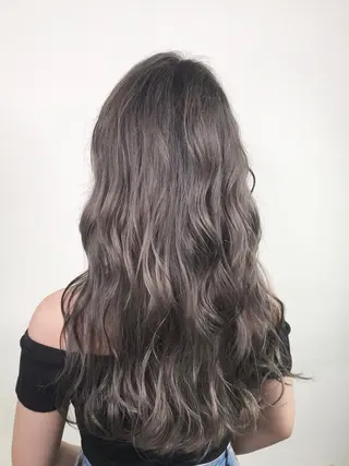 ロング カラー _WHITE＋ 南海難波店のヘアスタイル