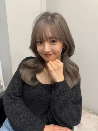 ロング 🩶ブリーチ/ レイヤー🩶フミカのヘアスタイル