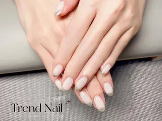 ミディアム トレンド ネイル スタジオのネイルデザイン