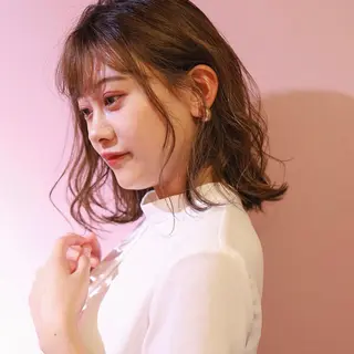 ミディアム カラー パーマ ヘアアレンジ ⭐️𝑭𝑰𝑳𝑴𝑶𝑹𝑴𝑨𝑳𝑬⭐️【フィルモルメール】所属・トレンドヘア🩶 艶髪🩶yoshiのヘアスタイル