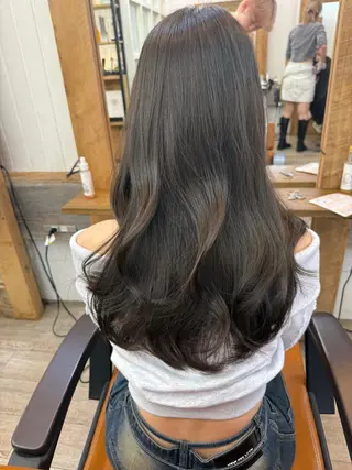 ロング WATARU/ 韓国風巻き髪のヘアスタイル