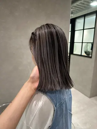 ミディアム regalo 森重ユウのヘアスタイル