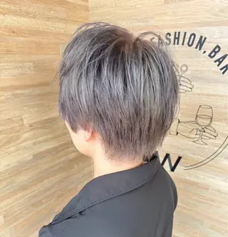 カラー VII所属・市妙 瑠基のヘアスタイル