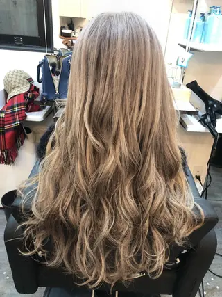 セミロング 100%高級人毛使用 LANIUMEDAのヘアスタイル