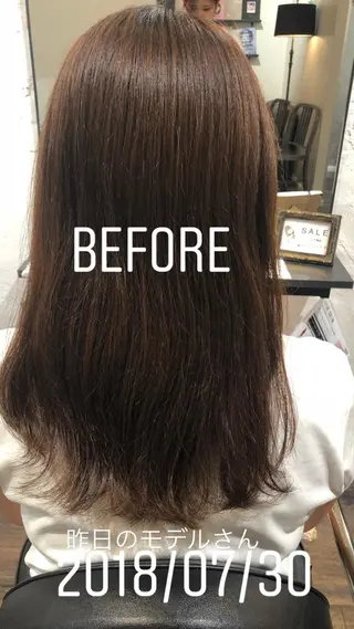 セミロング 梅田ハイトーン チダ ヒナノのヘアスタイル