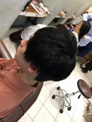 ショート メンズ ブリーチカラー🌈 嘉名 真樹のヘアスタイル