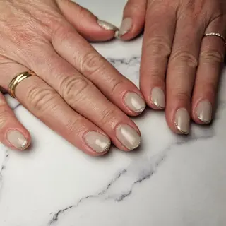 ネイル ラヴィアン ローズのネイルデザイン