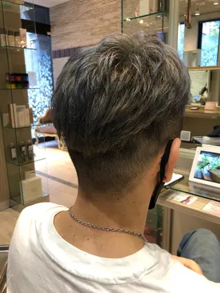 カラー メンズ 一戸 拓斗のヘアスタイル