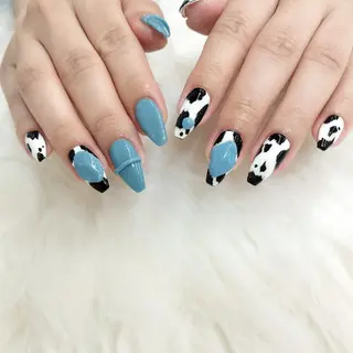 ネイル pool🦄 miyamoto.のネイルデザイン