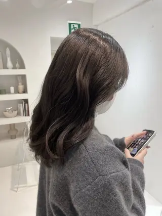 ミディアム カラー 透明感グレージュ カラー大夢🫧のヘアスタイル