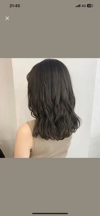 ミディアム cinq PROJECT所属・ミルクティーベージュ /三村克彦のヘアスタイル