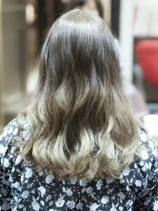 セミロング ロング ミディアム カラー Luxian所属・辻 竜也　のヘアスタイル