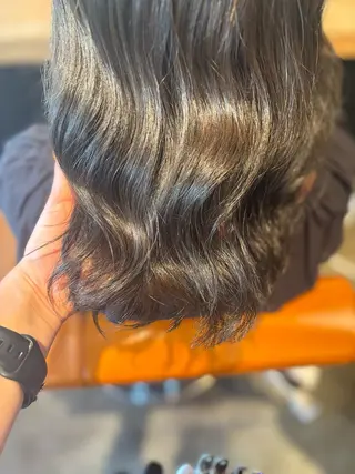 セミロング 髪質改善カラー ベージュ🤎YUMEのヘアスタイル