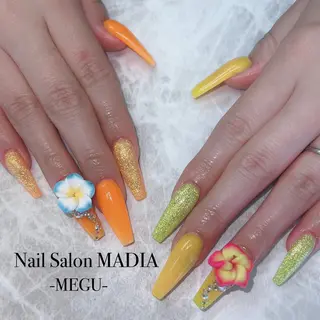 ネイル MADIA藤沢所属・MADIA MEGUのネイルデザイン