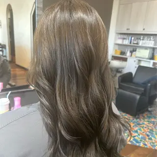 ロング カラー 小島 姫奈里のヘアスタイル