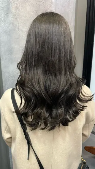 ロング Graphy  札幌所属・🐺ﾅｶﾑﾗ ﾓﾓｶのヘアスタイル