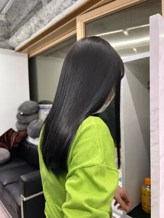 セミロング カラー ハイトーン&髪質改善 &韓国エクステ🤎のヘアスタイル