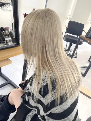 セミロング ｉｌｉ 大阪のヘアスタイル