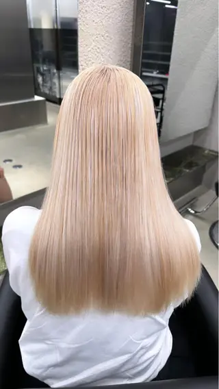 ロング カラー ハイトーン/ 縮毛矯正のヘアスタイル