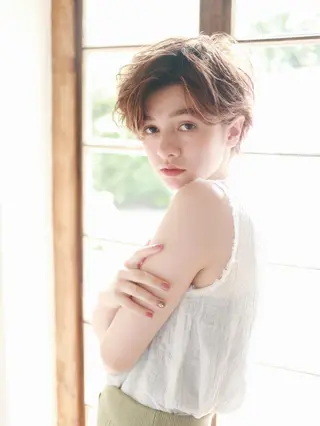 ショート アンブレラカラー💫 フェイスフレーミングのヘアスタイル