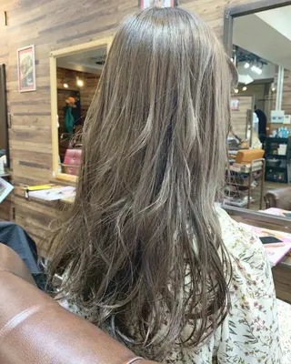 ロング ＦＵＮＩＣ ファニックのヘアスタイル