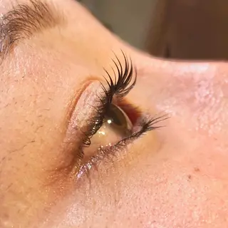 マツエク・マツパ MODEK'S あやねのヘアスタイル