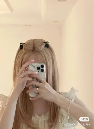 ロング クルミ🤍 ミルクティーベージュのヘアスタイル